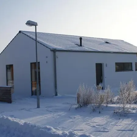 Strandnahes Mit Terrasse Und Stellplatz * Zierow