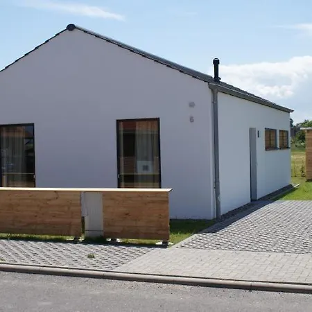 Strandnahes Mit Terrasse Und Stellplatz Zierow